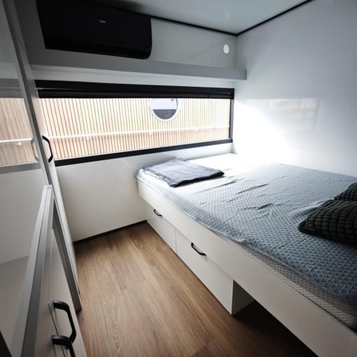 Namelis nr. 6 Luxury. Reikalingos laivavedžio teisės Namelis nr. 6 Luxury. Reikalingos laivavedžio teisės
