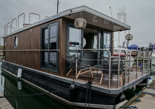 Namelis nr. 5 su sauna. Reikalingos laivavedžio teisės