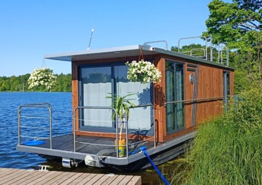 Namelis nr. 1. Be laivavedžio teisių Namelis nr. 1. Be laivavedžio teisių