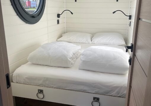 Namelis nr. 5 su sauna. Reikalingos laivavedžio teisės Namelis nr. 5 su sauna. Reikalingos laivavedžio teisės