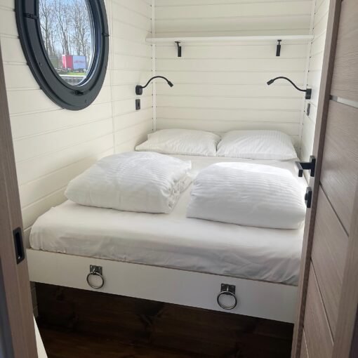 Namelis nr. 5 su sauna. Reikalingos laivavedžio teisės Namelis nr. 5 su sauna. Reikalingos laivavedžio teisės