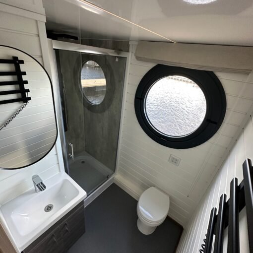 Namelis nr. 5 su sauna. Reikalingos laivavedžio teisės Namelis nr. 5 su sauna. Reikalingos laivavedžio teisės