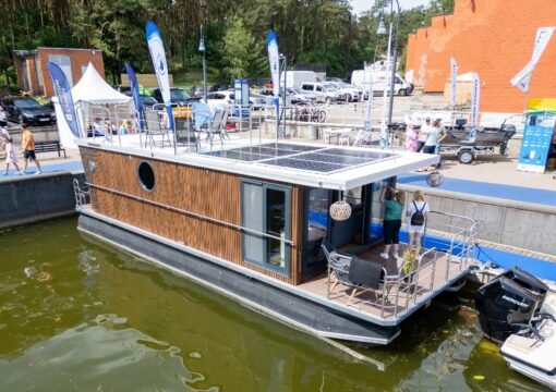 Namelis nr. 5 su sauna. Reikalingos laivavedžio teisės Namelis nr. 5 su sauna. Reikalingos laivavedžio teisės