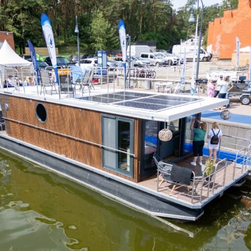 Namelis nr. 5 su sauna. Reikalingos laivavedžio teisės Namelis nr. 5 su sauna. Reikalingos laivavedžio teisės