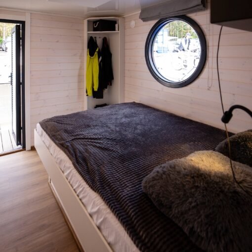 Namelis nr. 5 su sauna. Reikalingos laivavedžio teisės Namelis nr. 5 su sauna. Reikalingos laivavedžio teisės