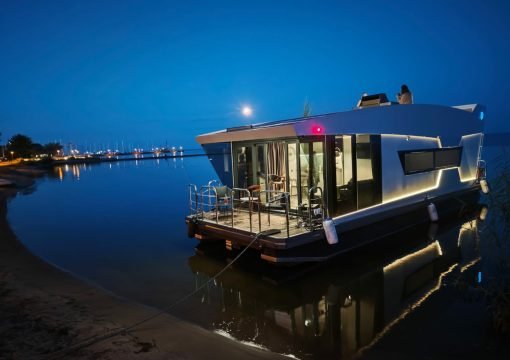 Namelis nr. 6 Luxury. Reikalingos laivavedžio teisės