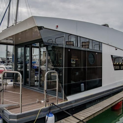 Namelis nr. 6 Luxury. Reikalingos laivavedžio teisės Namelis nr. 6 Luxury. Reikalingos laivavedžio teisės