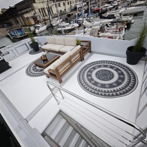 Namelis nr. 6 Luxury. Reikalingos laivavedžio teisės Namelis nr. 6 Luxury. Reikalingos laivavedžio teisės