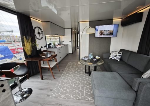 Namelis nr. 6 Luxury. Reikalingos laivavedžio teisės Namelis nr. 6 Luxury. Reikalingos laivavedžio teisės