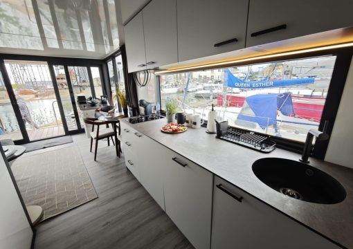 Namelis nr. 6 Luxury. Reikalingos laivavedžio teisės Namelis nr. 6 Luxury. Reikalingos laivavedžio teisės