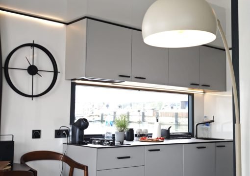 Namelis nr. 6 Luxury. Reikalingos laivavedžio teisės Namelis nr. 6 Luxury. Reikalingos laivavedžio teisės