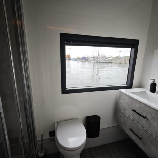 Namelis nr. 6 Luxury. Reikalingos laivavedžio teisės Namelis nr. 6 Luxury. Reikalingos laivavedžio teisės